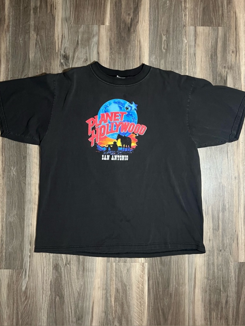 Vintage Distressed Planet Hollywood Dallas Cowboy Western Graphic Tshirt Boxy XL